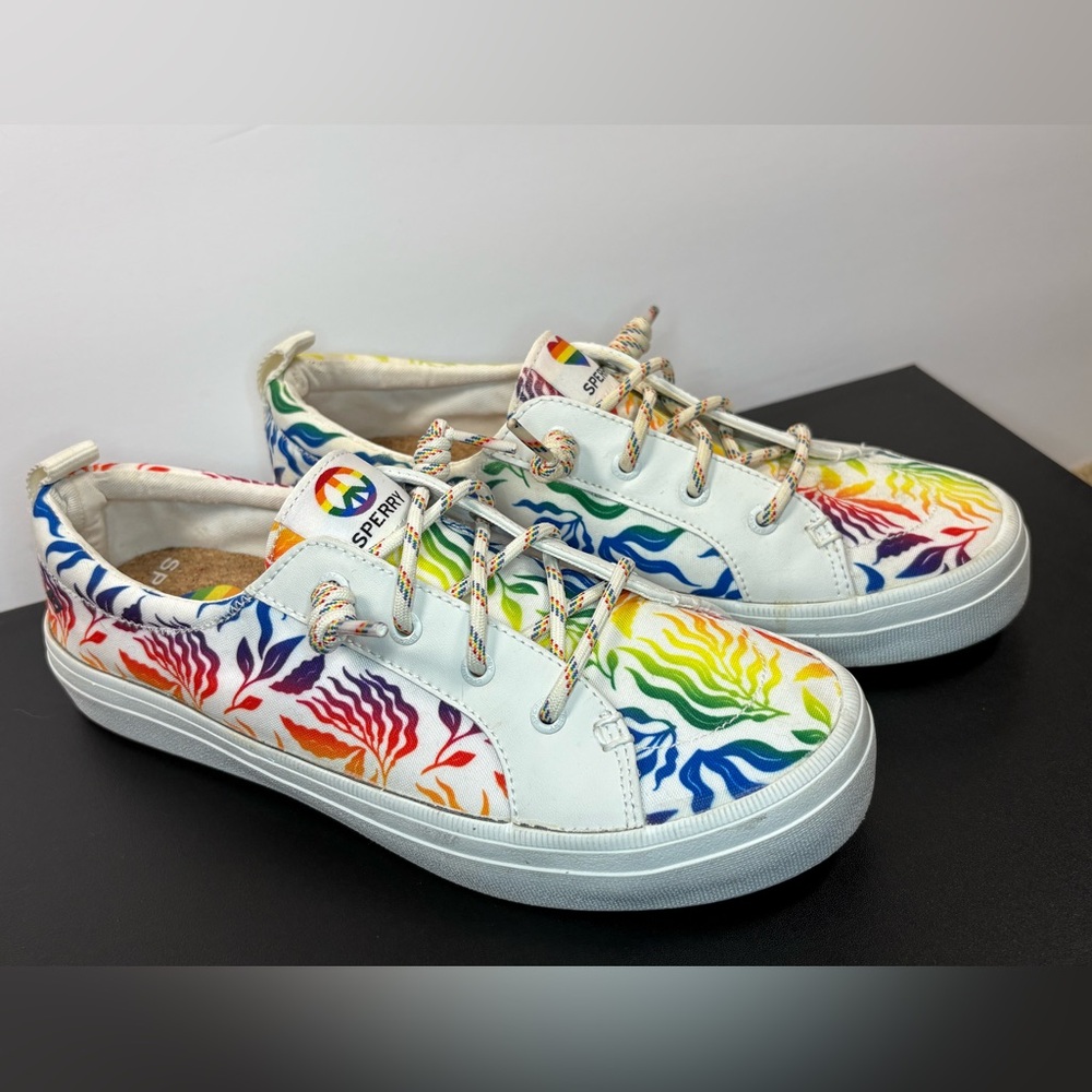 Sperry Pride Rainbow Leaf Print Lace Up Sneakers Women’s size 8 - Picture 2 of 8